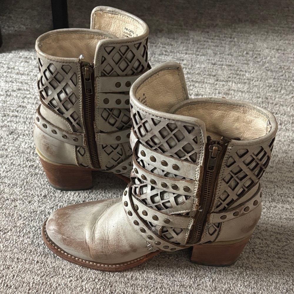 Steven Freebird Women’s Cutout Leather Cato Boots in Taupe 9